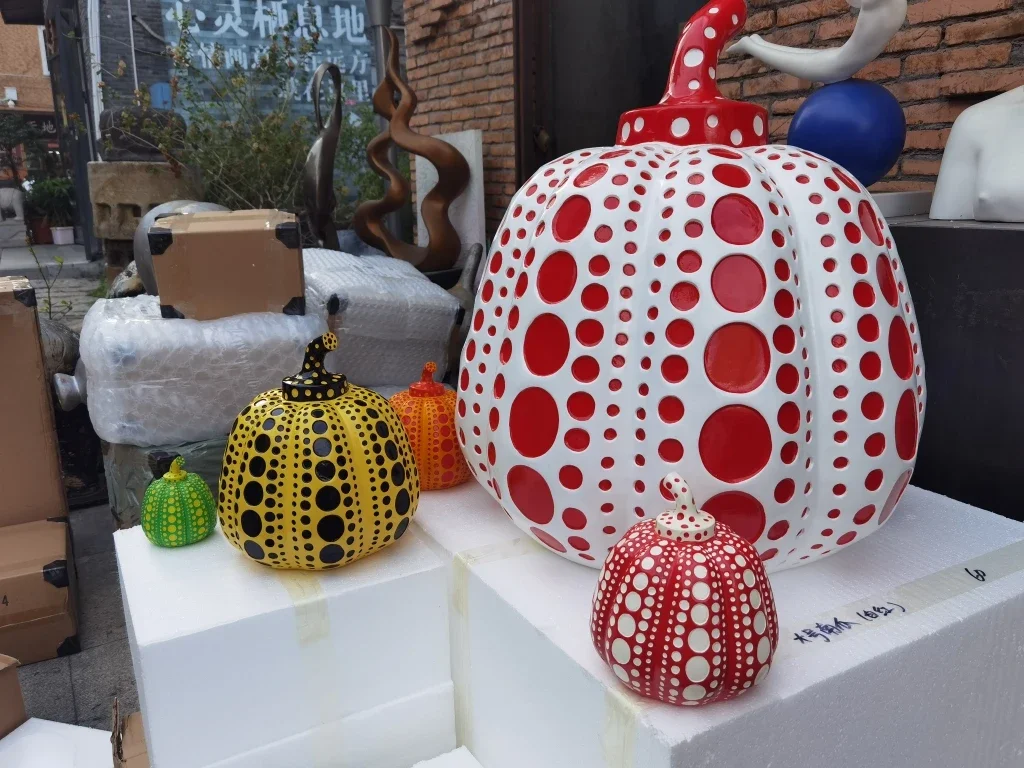 Kusama Yayoi Kürbisstatue, jap – Interior Design Japan Bewertung und Preis