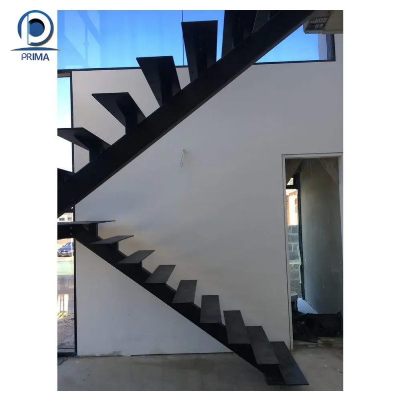 Maßgefertigte Einholm-Treppe - – Interior Designer Bewertung und Preis